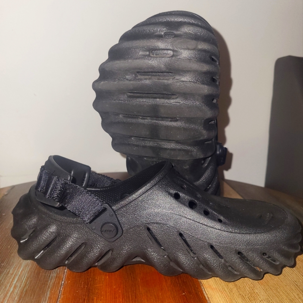 CROCS Echo Clog Black women's size 7